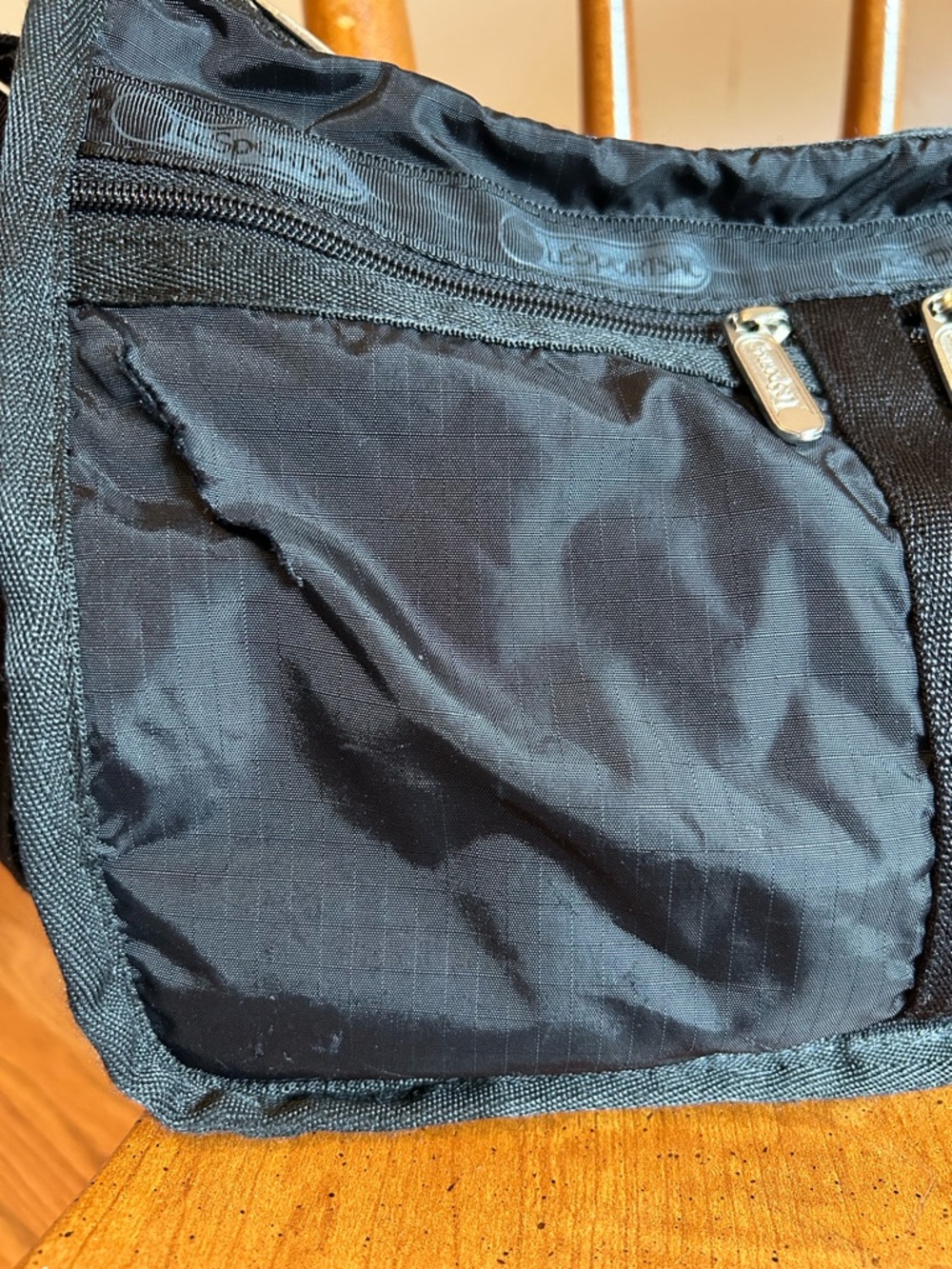 Read Description: LeSportsac Black Nylon Crossbody Shoulder Bag - Picture 5 of 7